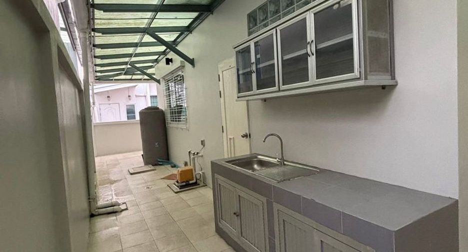 For rent 3 bedrooms house in Mueang Chon Buri, Chonburi