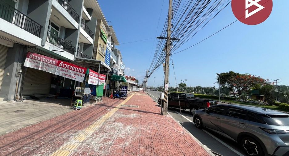 À vendre 3 chambres local commercial à Mueang Chon Buri, Chonburi