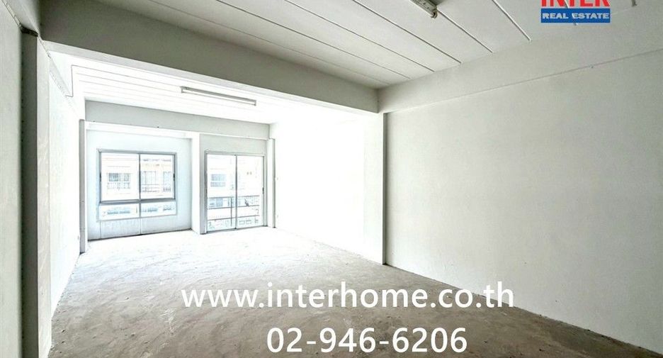 For sale 2 bedrooms townhouse in Bang Sao Thong, Samut Prakan