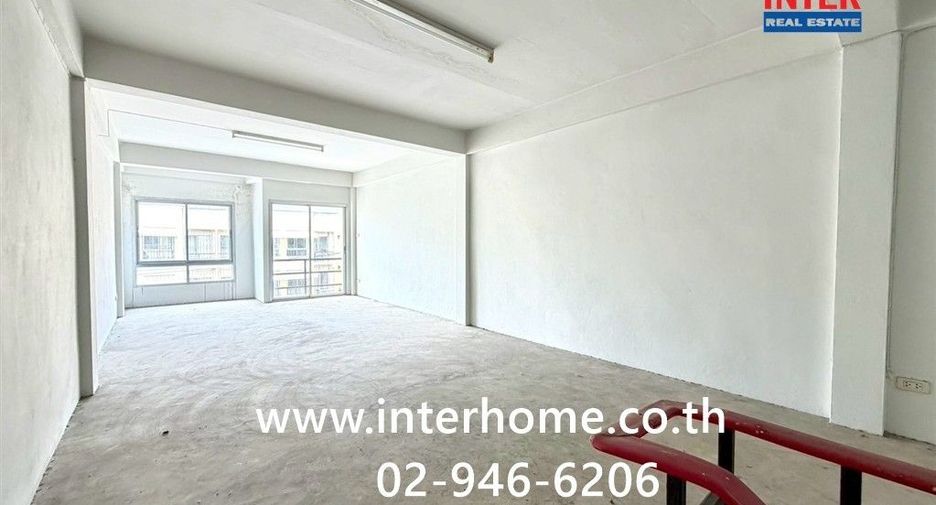 For sale 2 bedrooms townhouse in Bang Sao Thong, Samut Prakan