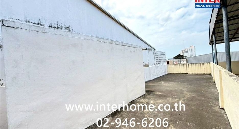 For sale 2 bedrooms townhouse in Bang Sao Thong, Samut Prakan