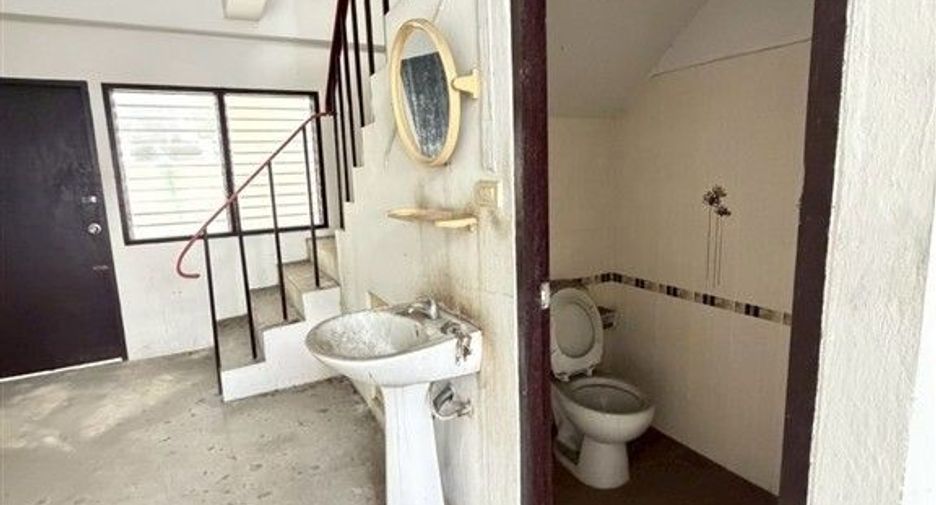 For sale 2 bedrooms townhouse in Bang Sao Thong, Samut Prakan