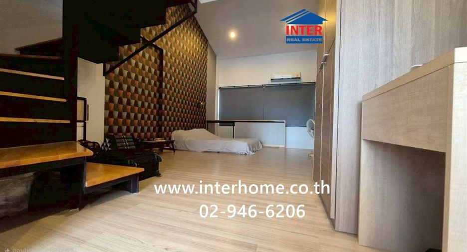 Casa adosada en venta de 3 habitaciones en Pak Kret, Nonthaburi