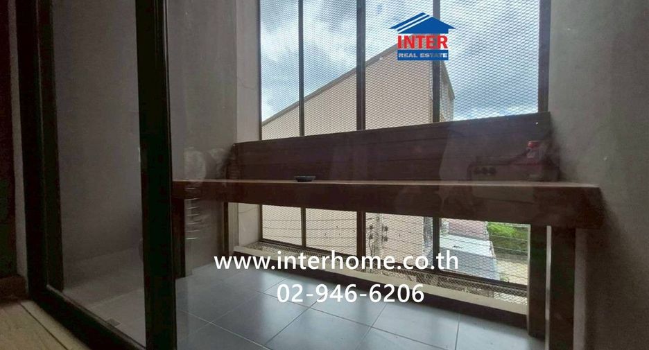 Casa adosada en venta de 3 habitaciones en Pak Kret, Nonthaburi