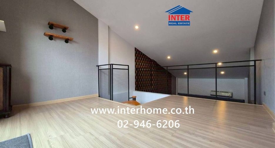 Casa adosada en venta de 3 habitaciones en Pak Kret, Nonthaburi