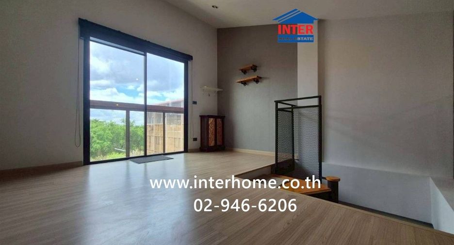 Casa adosada en venta de 3 habitaciones en Pak Kret, Nonthaburi