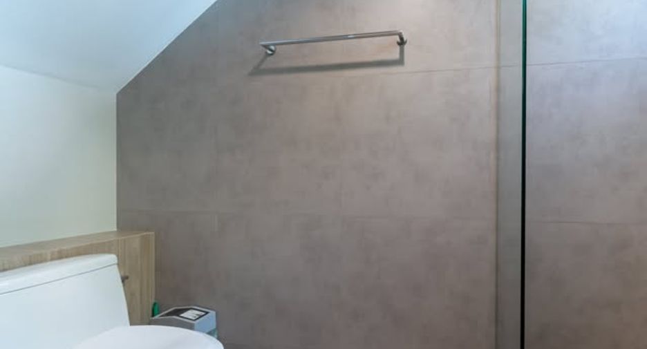 For sale 3 bedrooms house in Sattahip, Chonburi