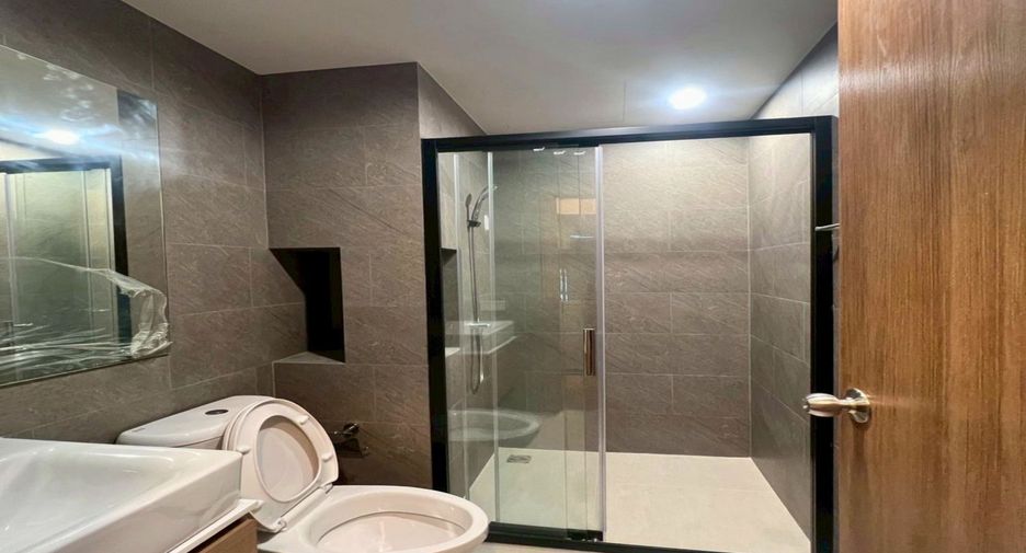 For sale 1 bed condo in Bang Kapi, Bangkok