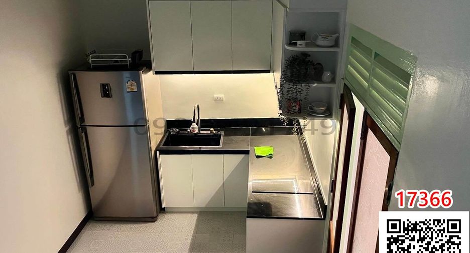 Haus zur Miete mit 3 Zimmer in Bang Rak, Bangkok