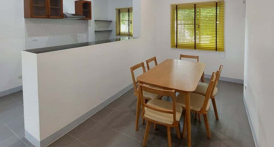 For rent 4 bedrooms house in Saraphi, Chiang Mai