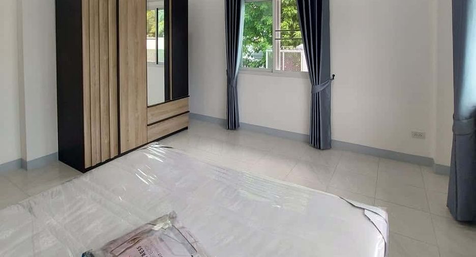 For rent 4 bedrooms house in Saraphi, Chiang Mai