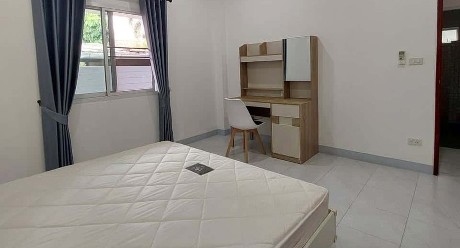 For rent 4 bedrooms house in Saraphi, Chiang Mai