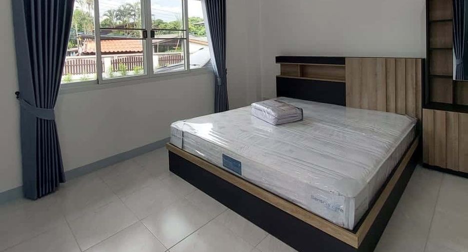 For rent 4 bedrooms house in Saraphi, Chiang Mai