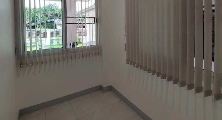 For rent 4 bedrooms house in Saraphi, Chiang Mai