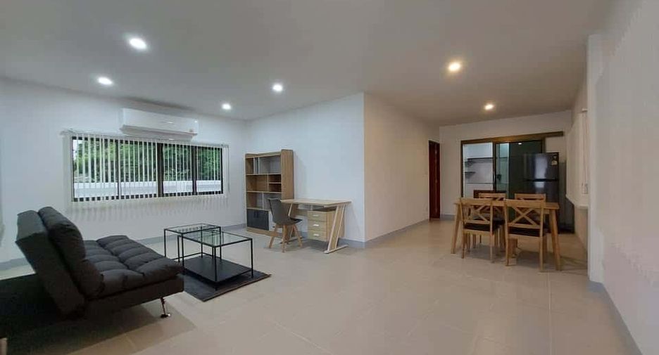 For rent 4 bedrooms house in Saraphi, Chiang Mai