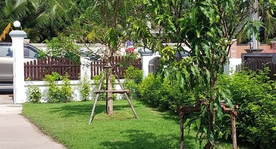 For rent 4 bedrooms house in Saraphi, Chiang Mai