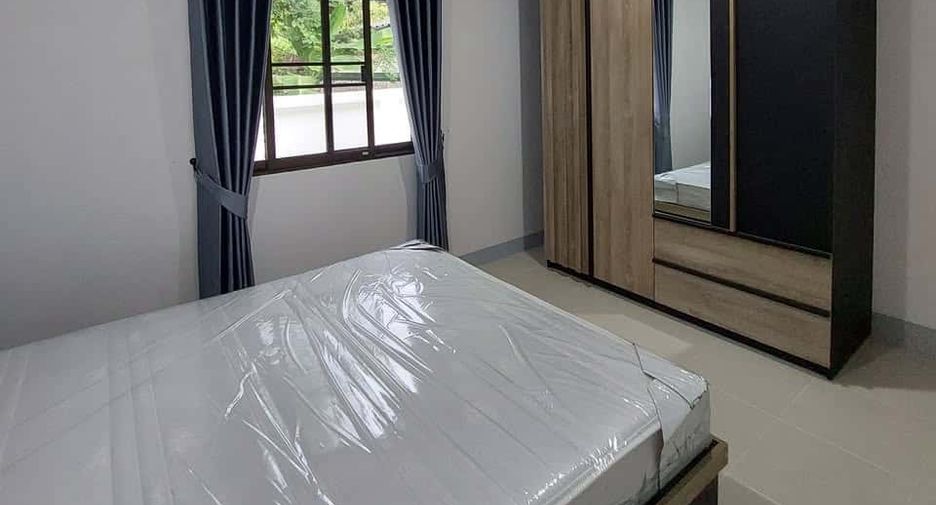 For rent 4 bedrooms house in Saraphi, Chiang Mai