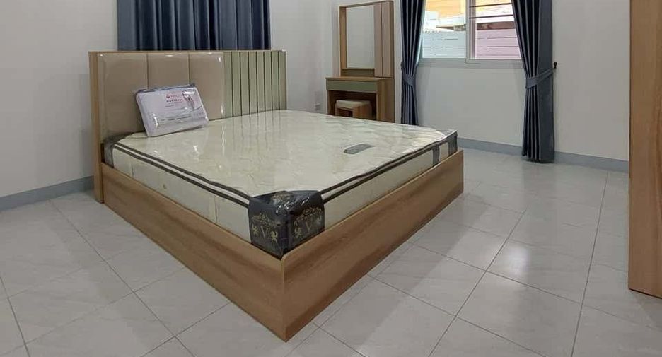 For rent 4 bedrooms house in Saraphi, Chiang Mai