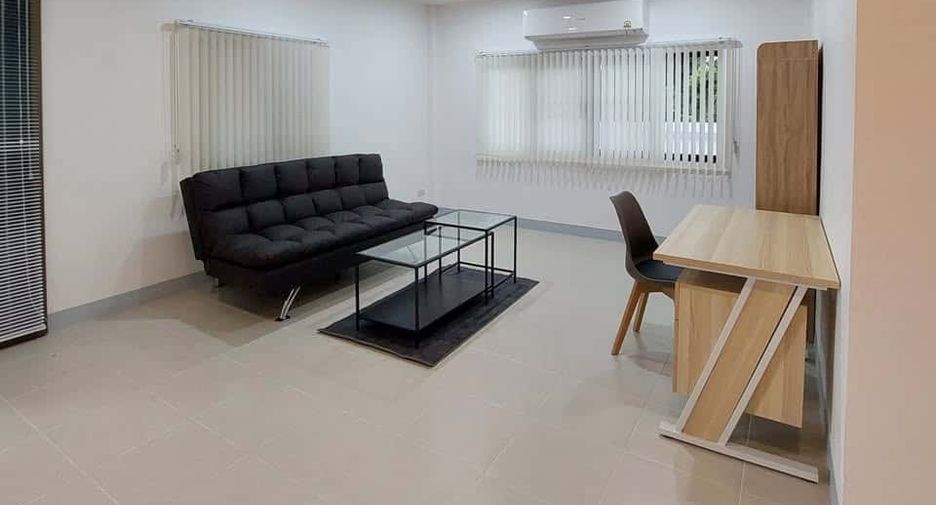 For rent 4 bedrooms house in Saraphi, Chiang Mai