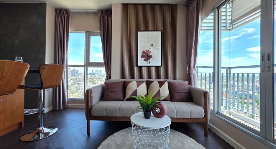 For sale 2 bedrooms condo in Khlong Toei, Bangkok