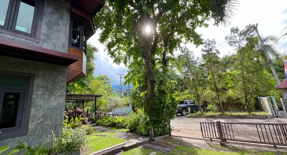 For rent 5 bedrooms house in Mueang Chiang Mai, Chiang Mai