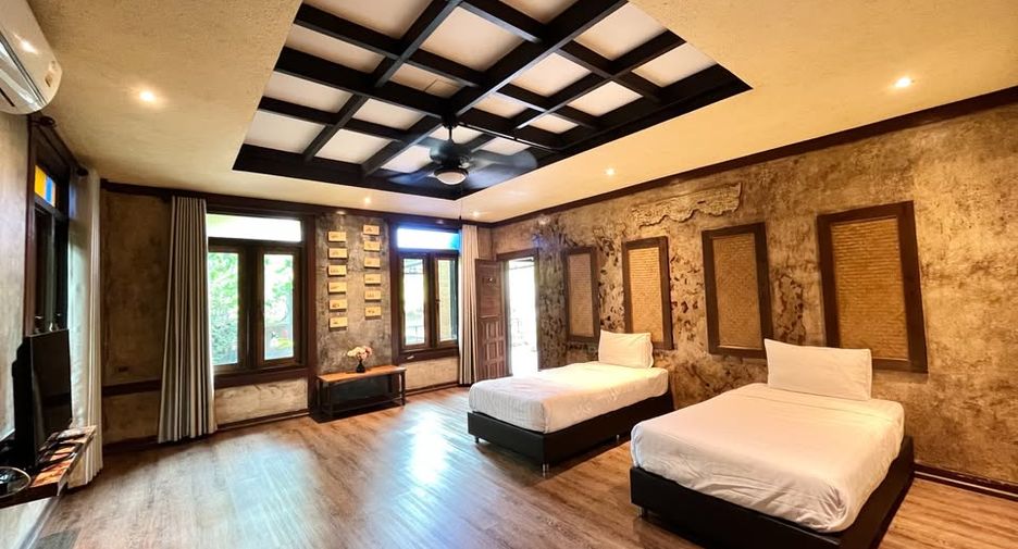 For rent 5 bedrooms house in Mueang Chiang Mai, Chiang Mai