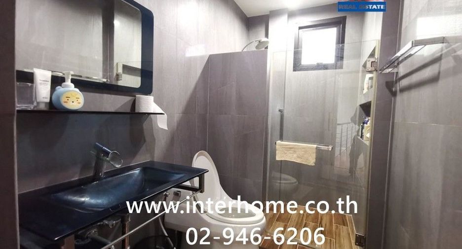 Haus zum Kauf mit 7 Zimmer in Bang Khae, Bangkok