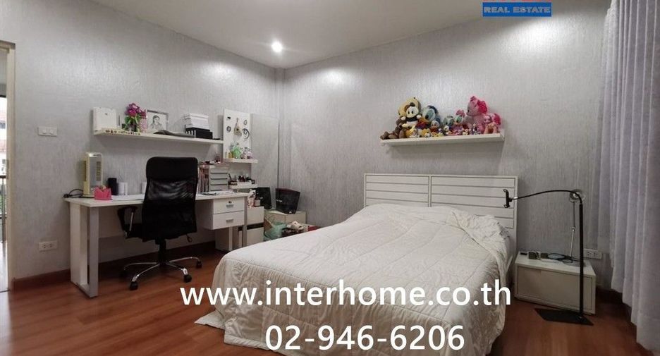 Haus zum Kauf mit 7 Zimmer in Bang Khae, Bangkok