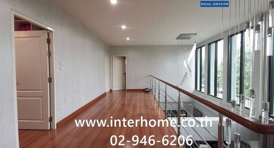 Haus zum Kauf mit 7 Zimmer in Bang Khae, Bangkok