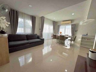 À louer 4 chambres maison à Bang Lamung, Chonburi