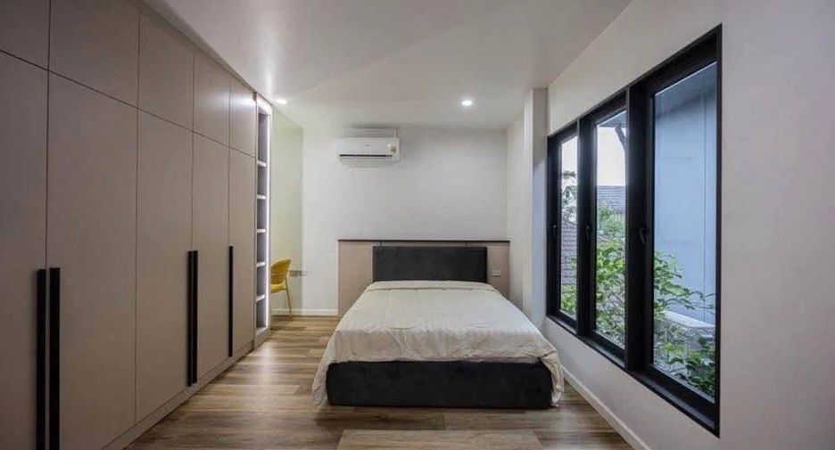 For rent 4 bedrooms house in Mueang Chiang Mai, Chiang Mai