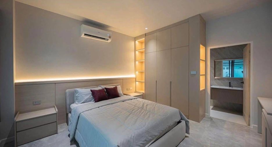 For rent 4 bedrooms house in Mueang Chiang Mai, Chiang Mai