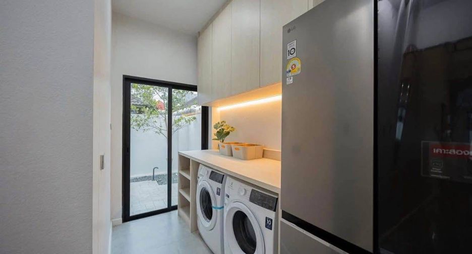 For rent 4 bedrooms house in Mueang Chiang Mai, Chiang Mai