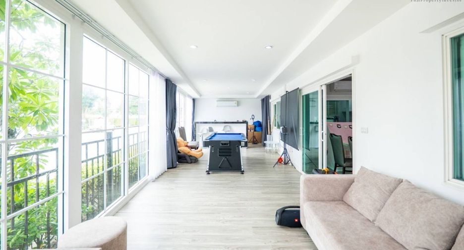 Haus zum Kauf mit 4 Zimmer in Khlong Sam Wa, Bangkok