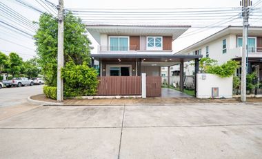 Haus zum Kauf mit 4 Zimmer in Khlong Sam Wa, Bangkok