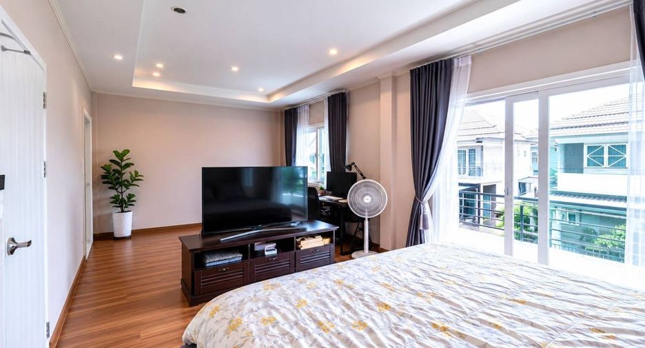 Haus zum Kauf mit 4 Zimmer in Khlong Sam Wa, Bangkok