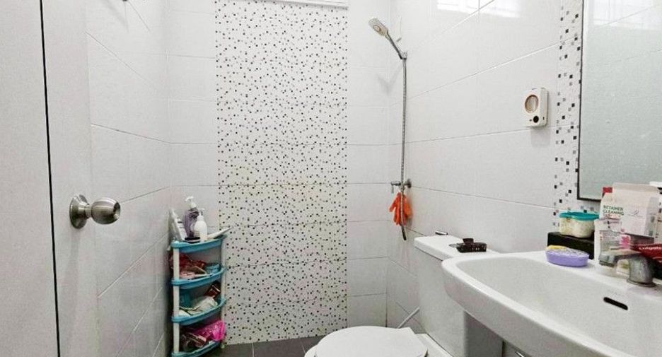 For sale 2 bedrooms townhouse in Mueang Chon Buri, Chonburi