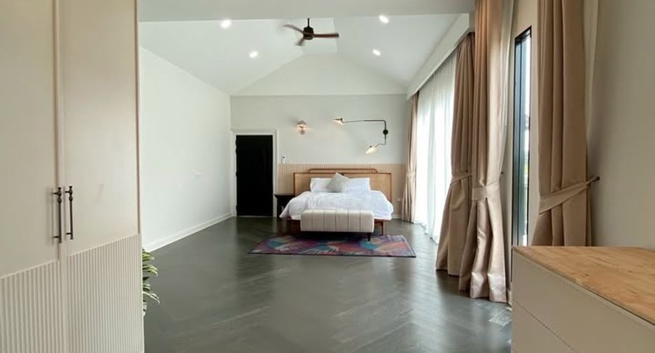 For rent 4 bedrooms villa in East Pattaya, Pattaya