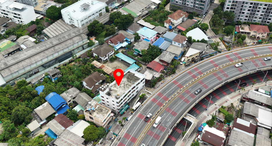 Gewerbefläche zum Kauf in Bang Phlat, Bangkok