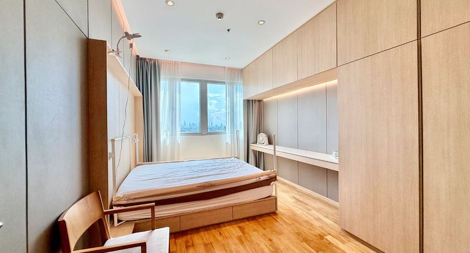 À vendre 3 chambres condo à Yan Nawa, Bangkok