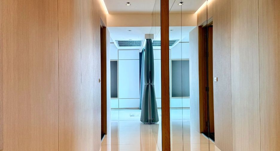 À vendre 3 chambres condo à Yan Nawa, Bangkok