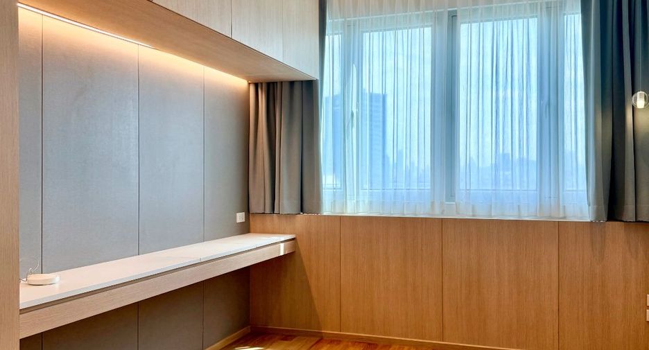 À vendre 3 chambres condo à Yan Nawa, Bangkok