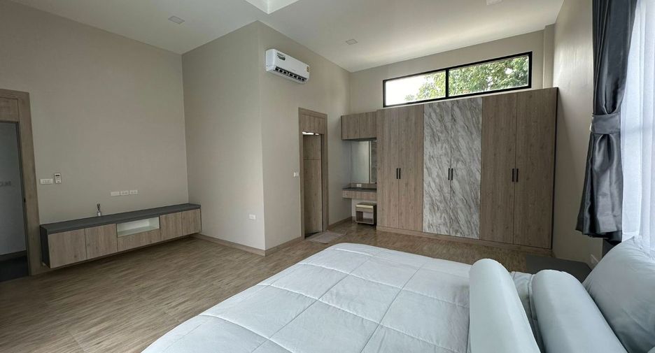 À louer 3 chambres villa à Pratumnak, Pattaya