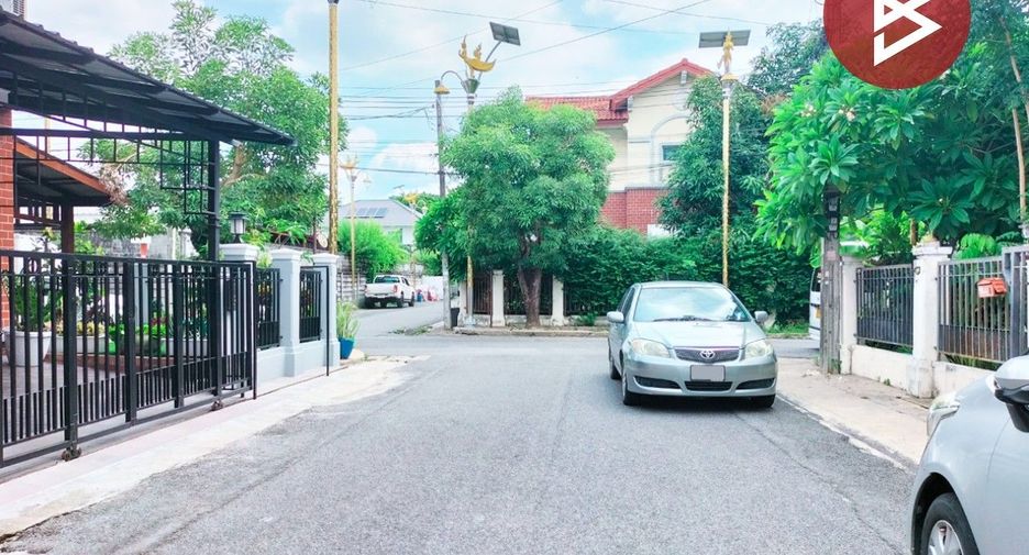 For sale 3 bedrooms townhouse in Bang Phli, Samut Prakan