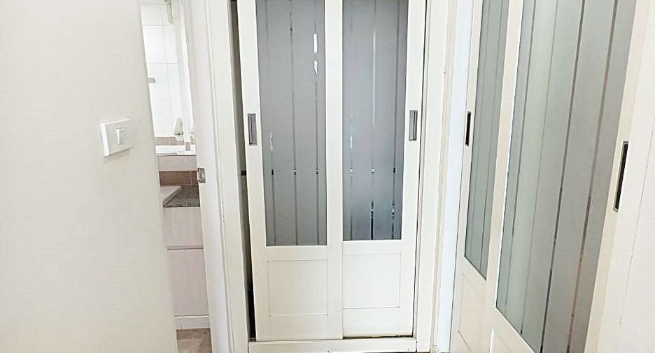 For rent 2 ベッドルーム condo in Yan Nawa, Bangkok
