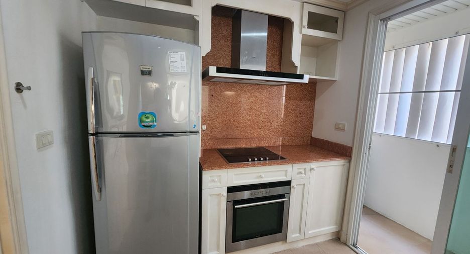 For rent 3 bedrooms house in Sathon, Bangkok
