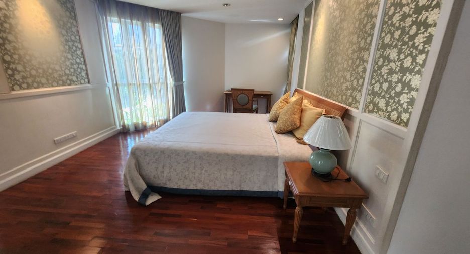 For rent 3 bedrooms house in Sathon, Bangkok