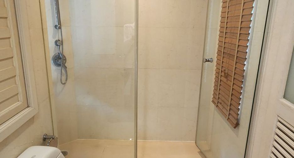 For rent 3 bedrooms house in Sathon, Bangkok