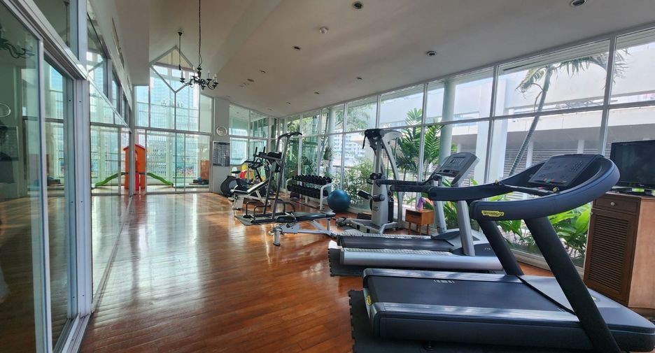 For rent 3 bedrooms house in Sathon, Bangkok