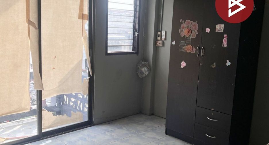 For sale 19 bedrooms retail Space in Sai Mai, Bangkok
